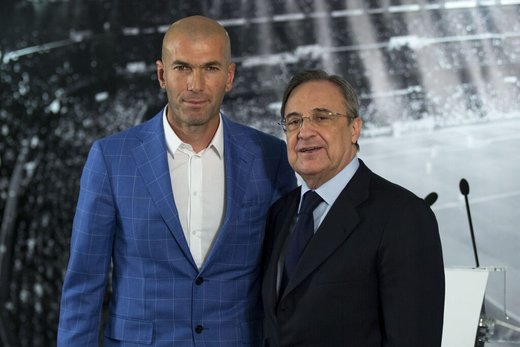 Florentino Pérez presentó a Zidane como entrenador del Real Madrid el 4 de enero de 2016. 