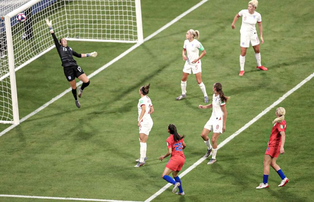Christen Press marcó a Inglaterra, con un gol al segundo palo, en las semifinales del Mundial. Maja Hitlj/Getty Images