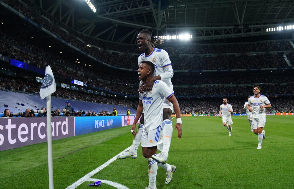 Rodrygo celebra um dos gols contra o Manchester City, duelo que levou o Real Madrid à decisão da Liga dos Campeoes. Getty Images