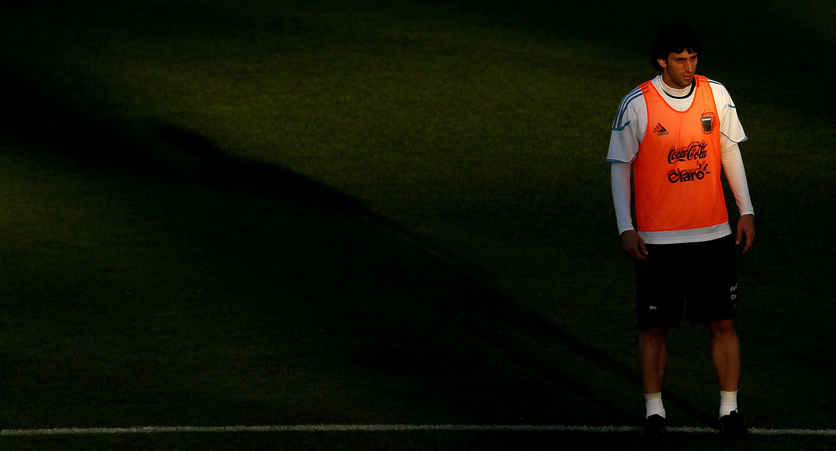 Diego Milito, internacional con Argentina, fue un jugador clave para Cocca en el título de Liga de Racing Club en 2014. McGrath/Getty Images