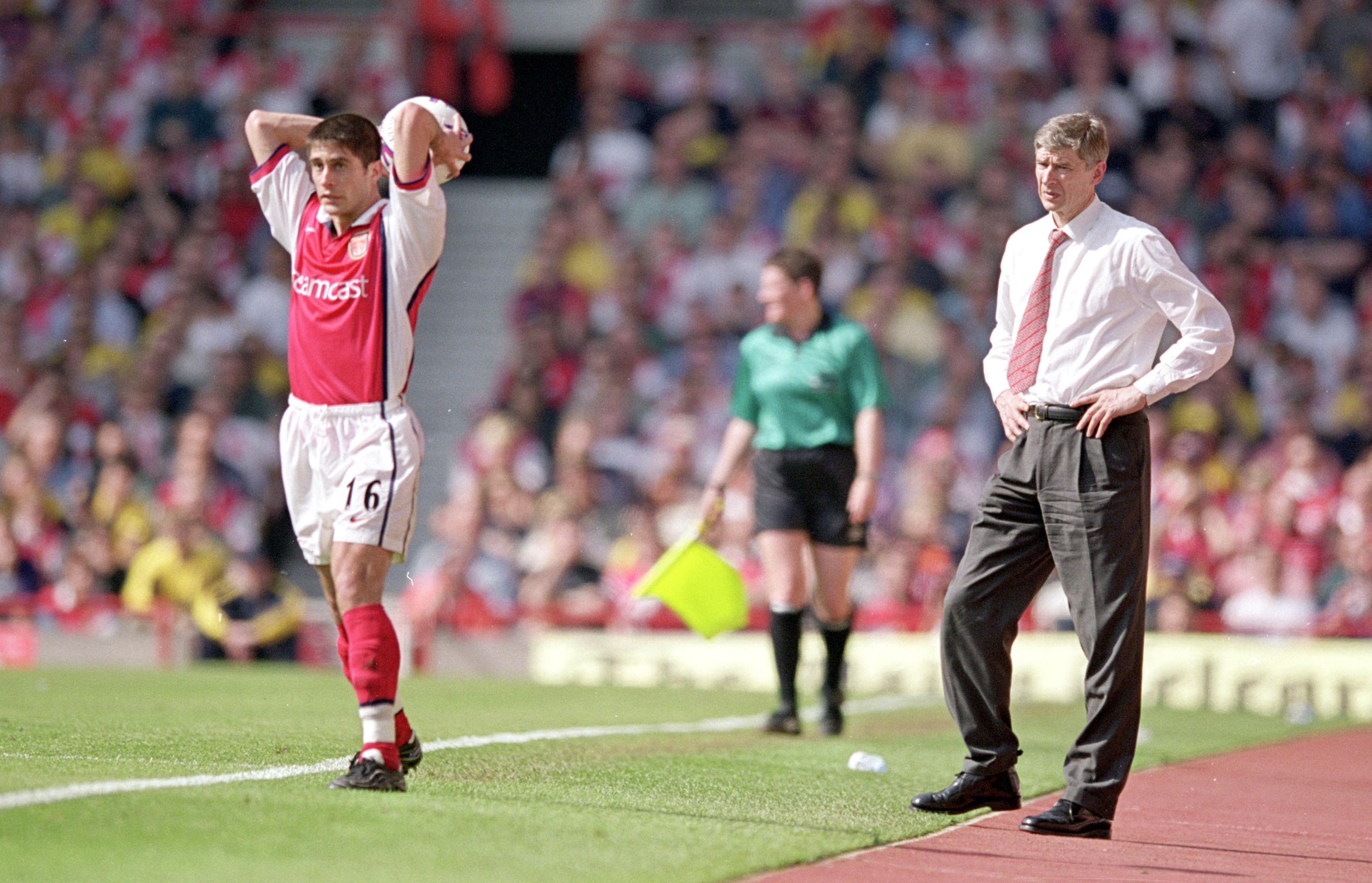Sylvinho jugó dos temporadas en el Arsenal, de 1999 a 2001. Tom Shaw /Allsport
