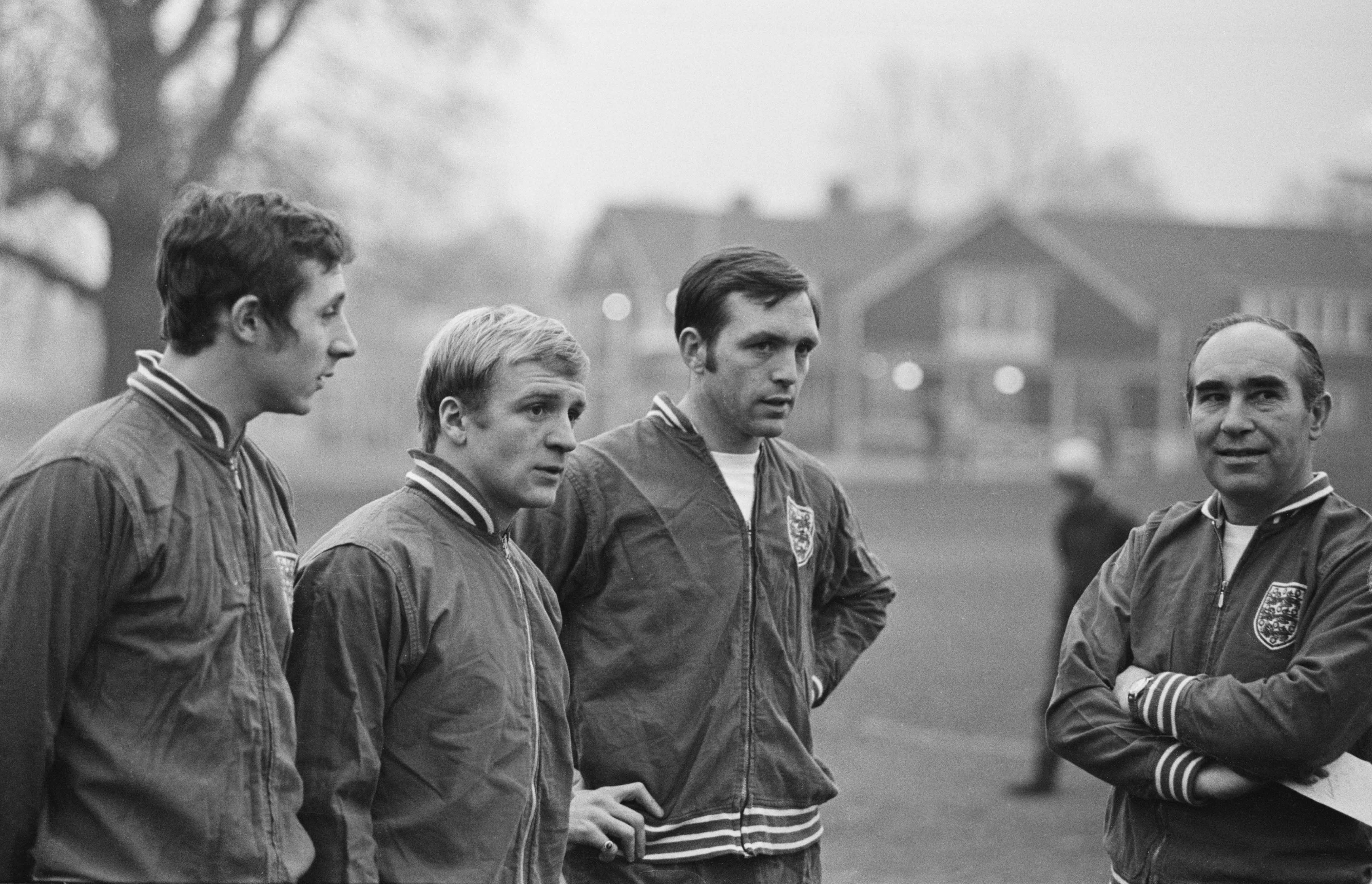 Ramsey, a la derecha, es uno de los seleccionadores míticos del fútbol inglés después de llevar a su país a ganar el Mundial de 1966. Norman Quicke/Daily Express/Getty Images