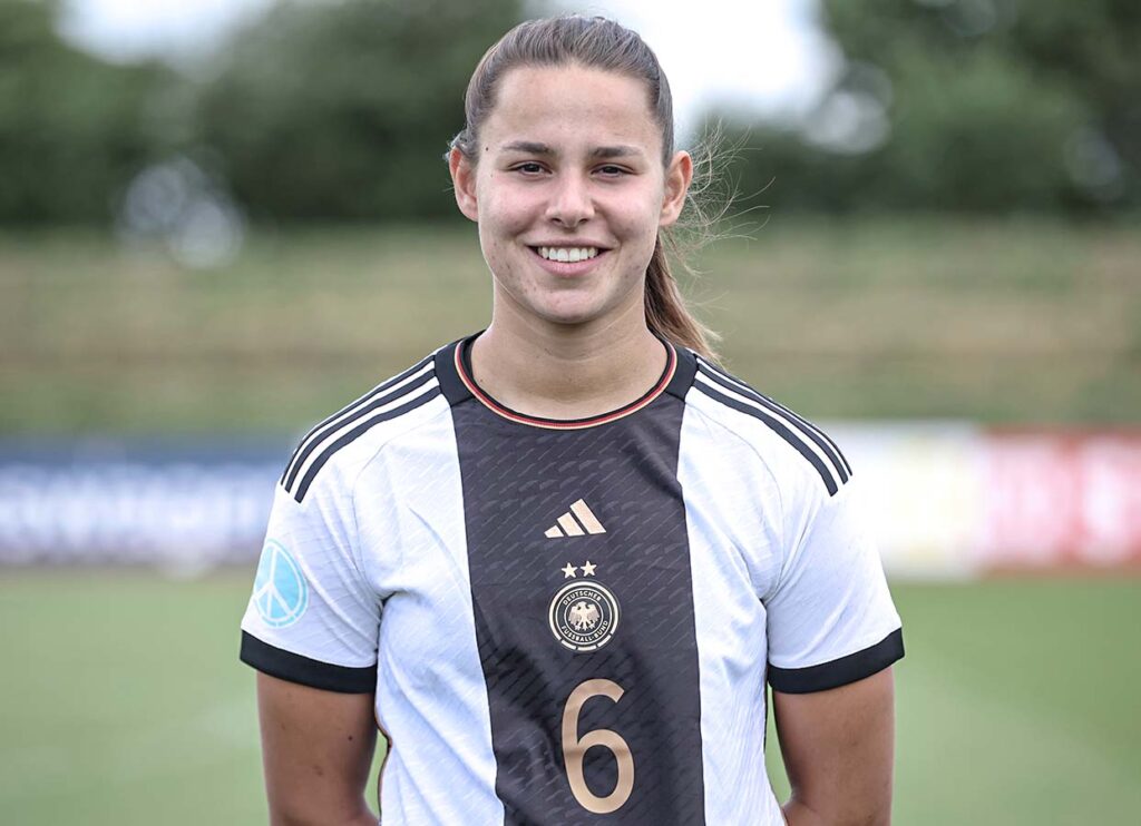 Lena Oberdorf de Alemania, previo a la Copa Mundial Femenina