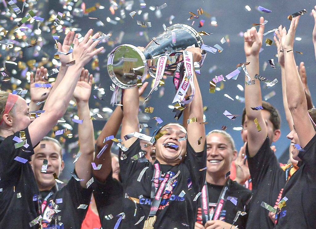 Sophia Smith de Estados Unidos celebra el título de Concacaf y la clasificación a la Copa Mundial Femenina