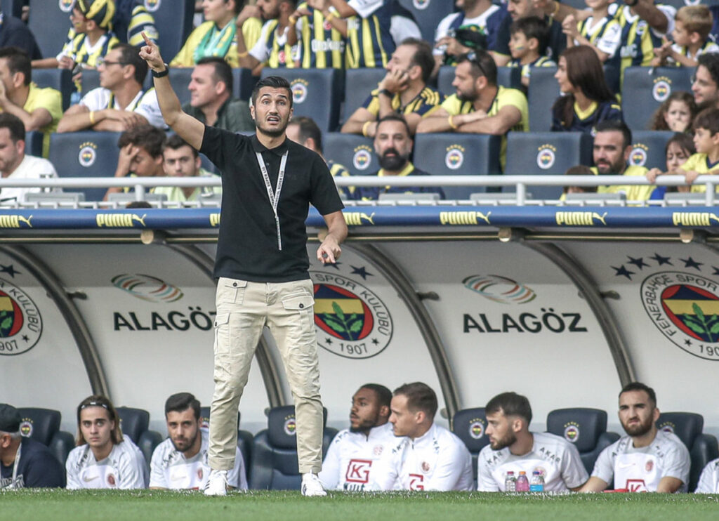 Nuri Sahin como entrenador en Turquía