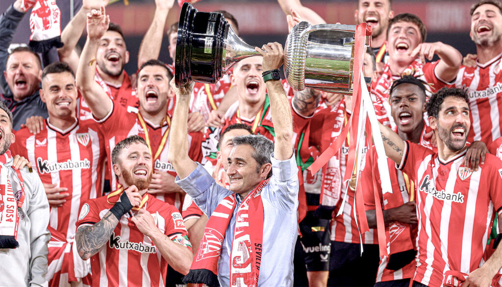Ernesto Valverde levantando la Copa del Rey 2024