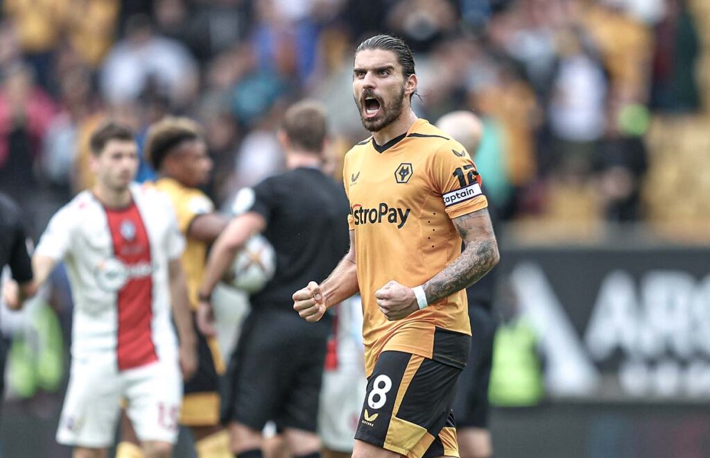 Rubén Neves, jugador del Wolverhampton Wanderers, celebra un triunfo