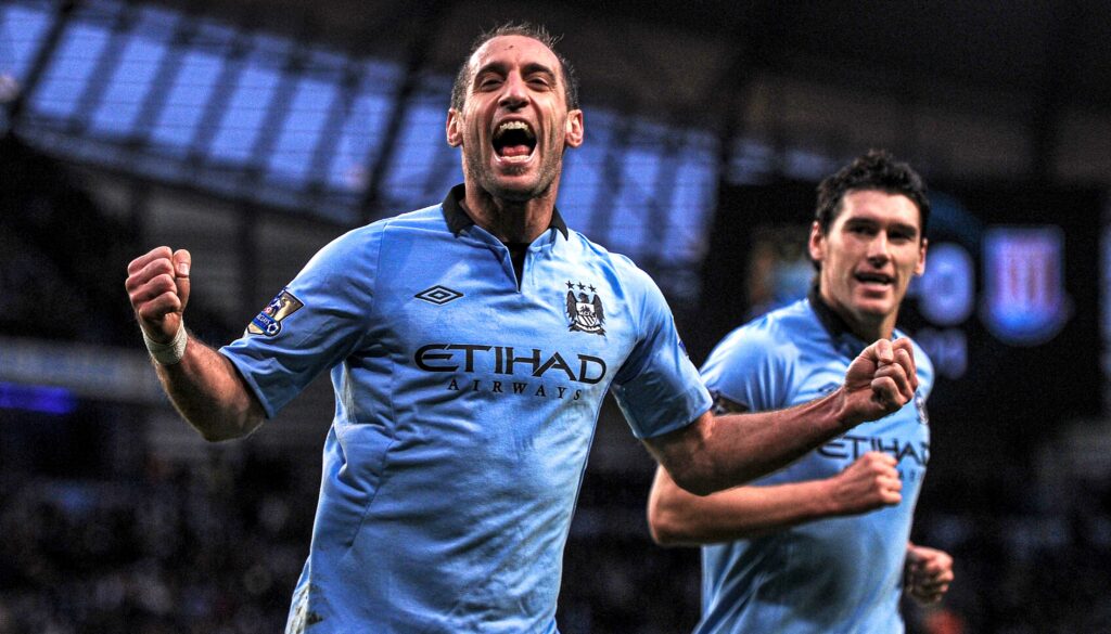 Pablo Zabaleta celebra un gol con el Manchester City