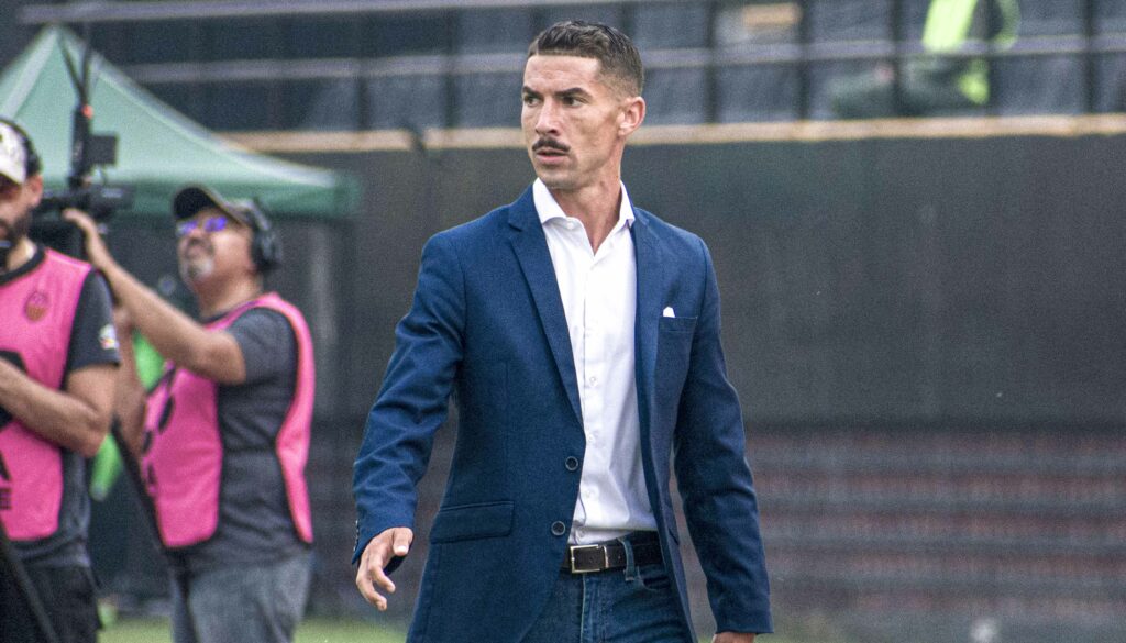 Diego Merino entrenando al Carabobo