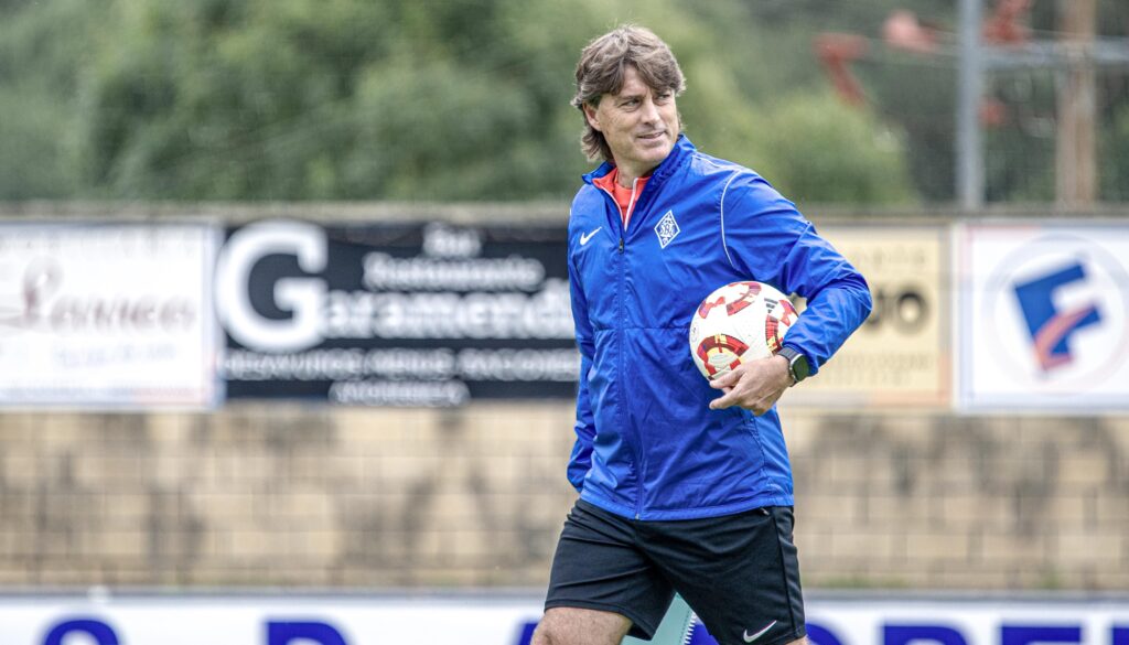 Julen Guerrero entrenando al Amorebieta