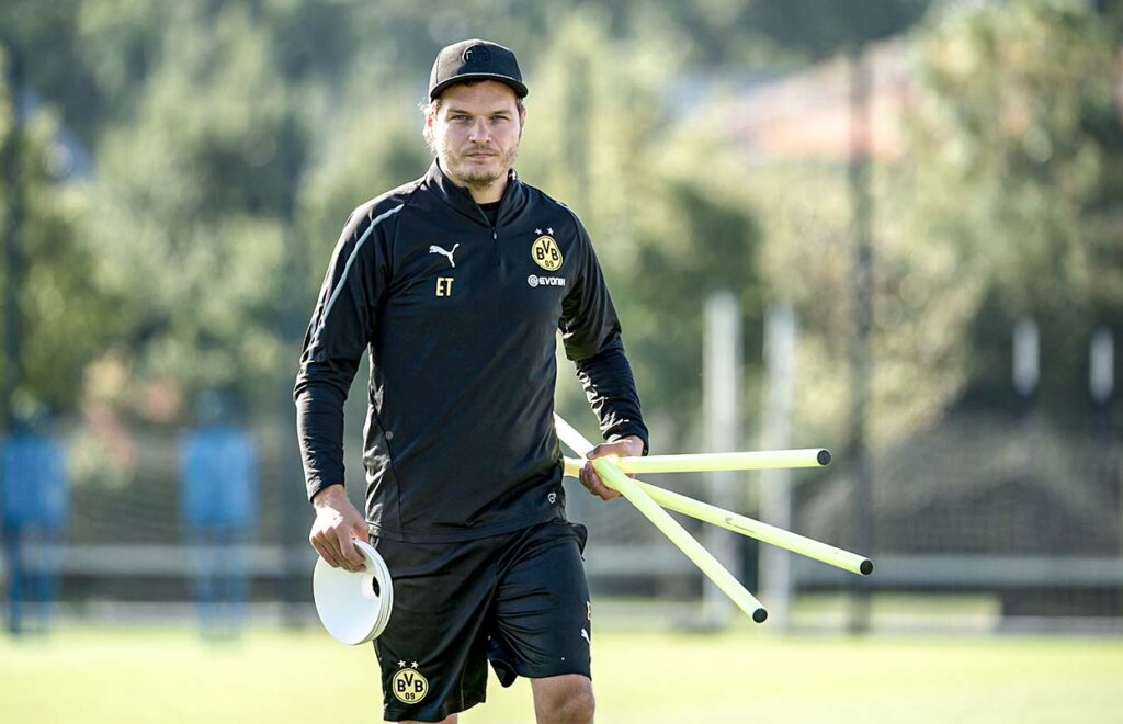 Edin Terzic en un entrenamiento del Borussia Dortmund