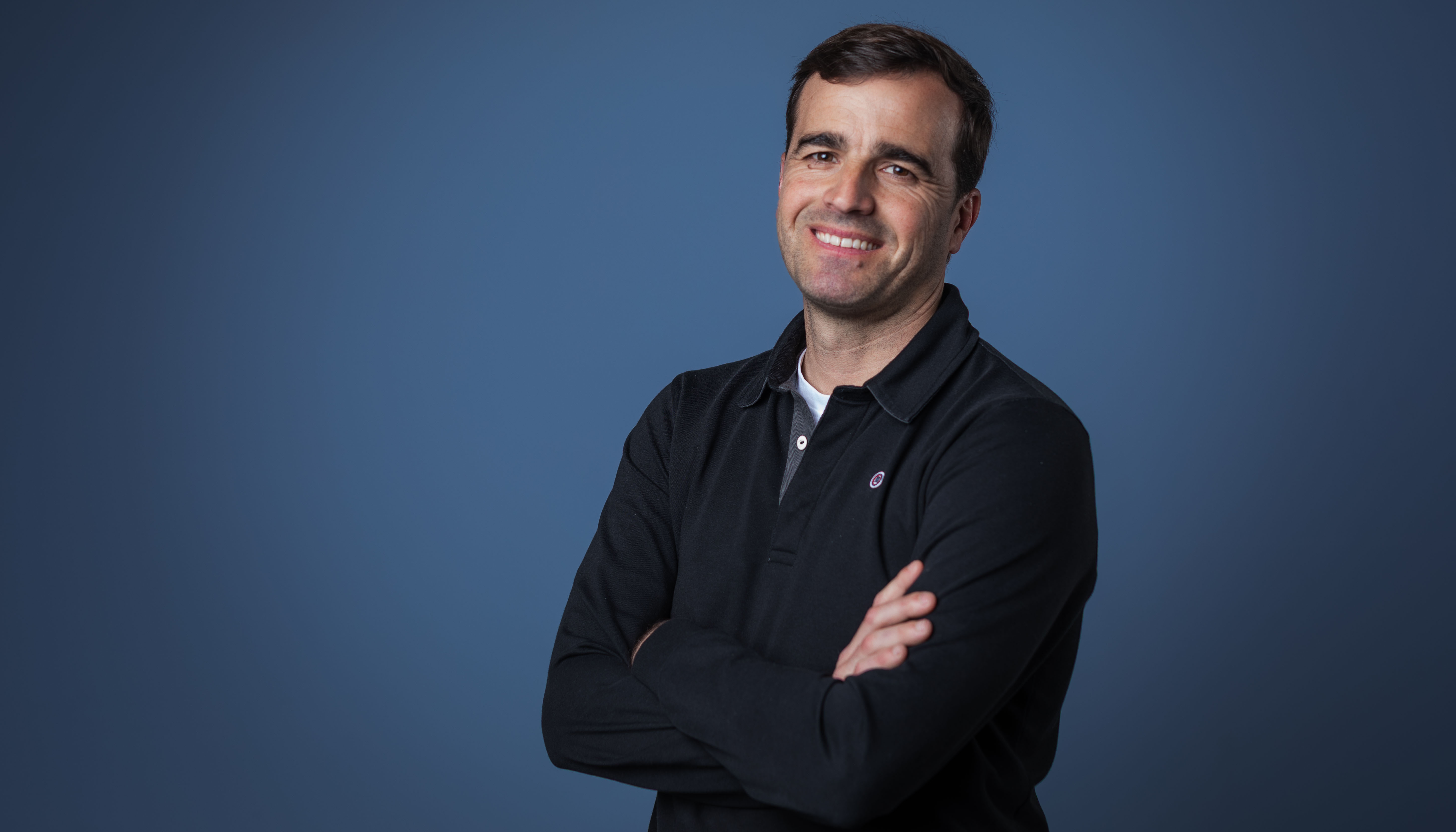 Carles Martínez, más allá de los resultados, destaca vivir el momento y disfrutar del proceso en su trabajo como entrenador. Fotografia: Luis Padilla