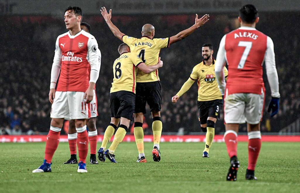 Younes Kaboul celebra el primer gol del Watford de Walter Mazzarri ante el Arsenal, en enero de 2017. Fue la primera victoria liguera del Watford a domicilio contra los Gunners desde 1988. Mike Hewitt/Getty Images