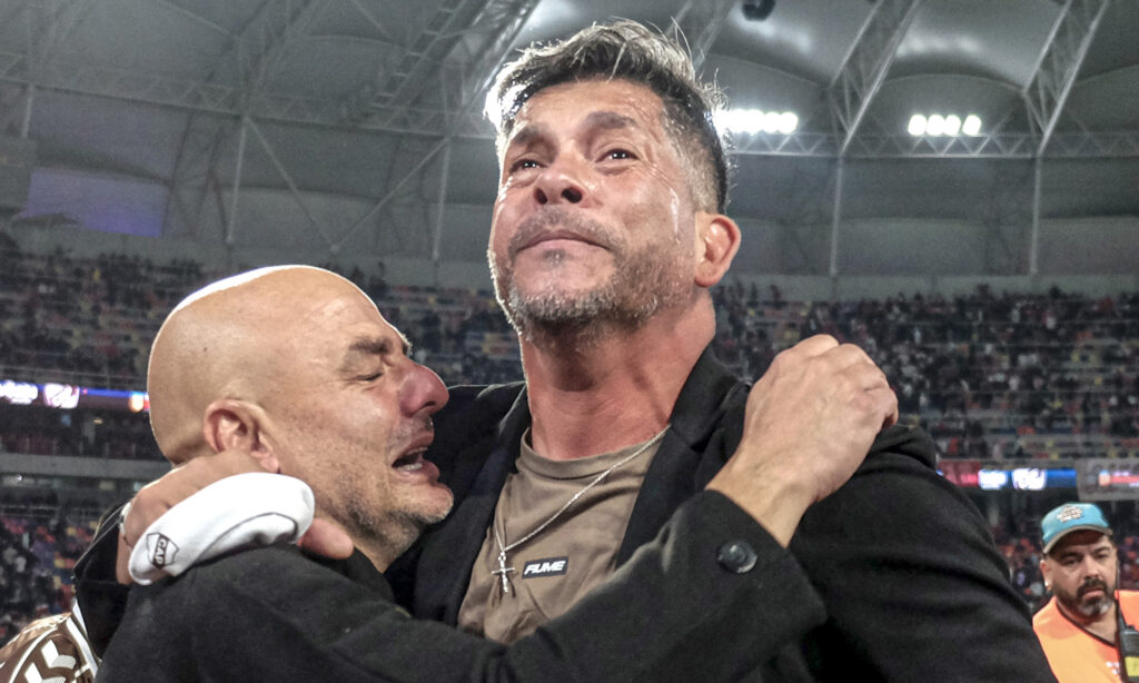 Favio Orsi (izquierda) y Sergio Gómez (derecha) llevan trabajando juntos desde 2011. En 2025 consiguieron su mayor hito: ganar la liga argentina con Platense. Joaquín Camiletti/Getty Images