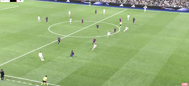 Informe táctico: ¿Por qué genera dudas la línea de fuera de juego del Barcelona de Hansi Flick?