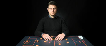 Clase Magistral de Alessio Lisci: cómo construir el modelo de juego desde solo seis jugadores en la plantilla (Mirandés 2024/25)