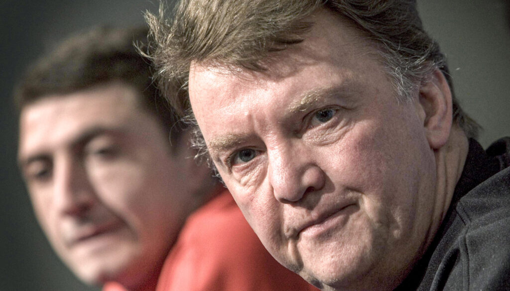 Shota Arveladze arrancó su carrera como entrenador junto a Loius Van Gaal, en el AZ Alkmaar. Koen Suyk/AFP vía Getty Images