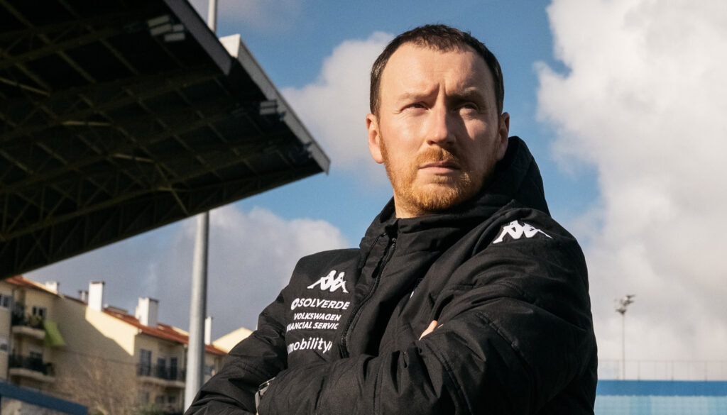 Después de su gran actuación en Portugal con el Estoril, Ian Cathro abre una nueva etapa en Francia con el histórico Saint-Étienne. Fotografía: Daniel Ribeiro