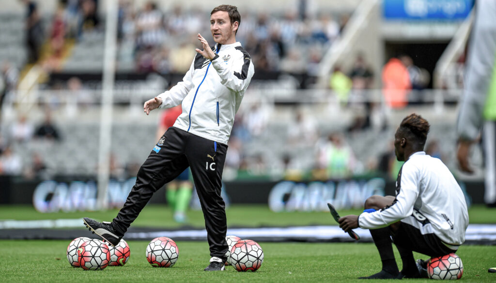Después de su trabajo junto a Nuno, Ian Cathro emprendió el camino a la Premier League como asistente en el Newcastle. Fotografía Stu Forster/Getty Images