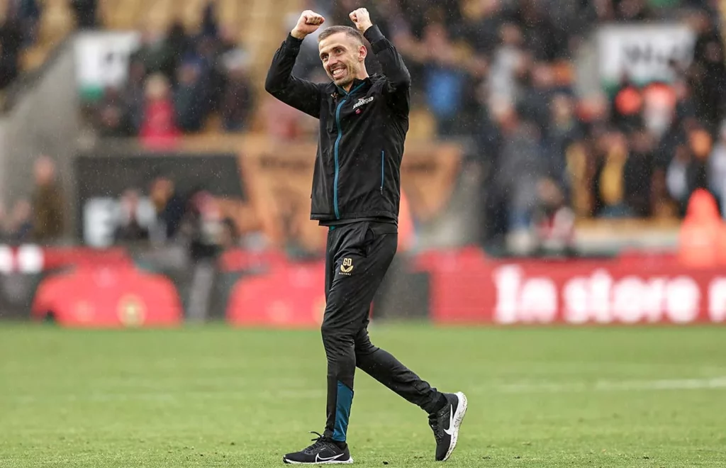 Gary O’Neil celebra la victoria del Wolves ante el Manchester City en septiembre de 2023. El resultado puso fin al inicio perfecto de los campeones del triplete en una temporada en la que los de Guardiola terminarían ganando nuevamente la Premier. Matt McNulty/Getty Images