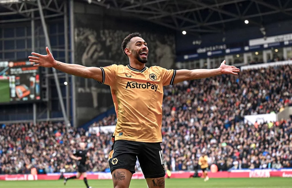 Matheus Cunha celebra el segundo gol de los Wolves en su victoria frente al West Bromwich Albion en la FA Cup en enero de 2024. Shaun Botterill/Getty Images